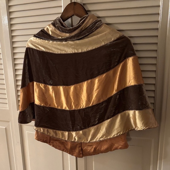 Sana Silk Cape Button Closure Neutral Geometric One Size - Picture 7 of 9